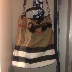 COPY - COPY - Burberry canvas check medium tote